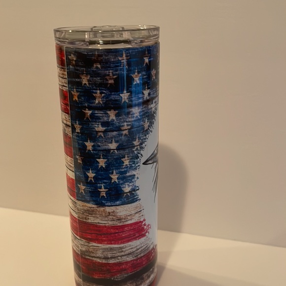 NEW 20OZ SUBULATION TUMBLER AMERICA FLAG WITH MOM WITH MESSY BUN - Picture 2 of 4